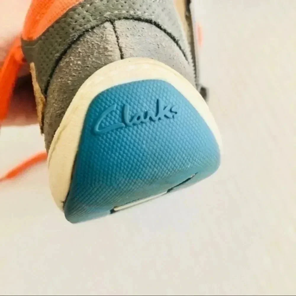 Clarks toddlers shoes/size 4.5/EUC